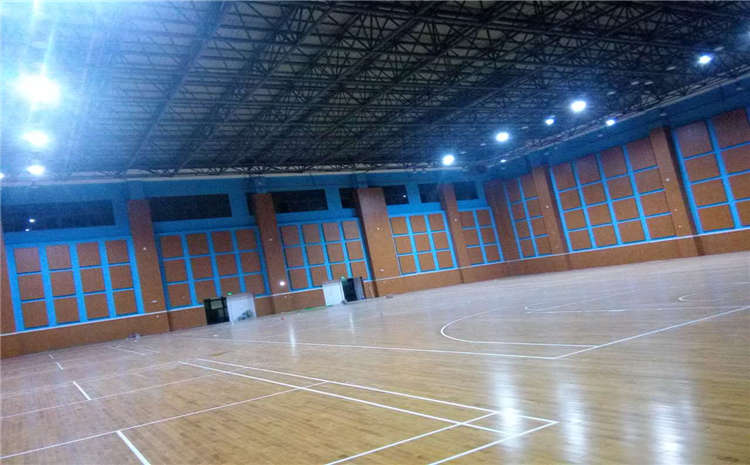 橡膠木羽毛球館木地板造價
