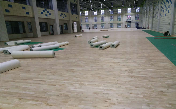 柞木運動體育地板怎么維修？