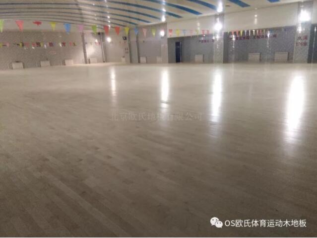 北京師范大學附屬二中多功能廳木地板成功案例